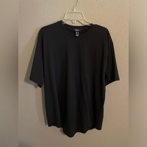 Forever 21 Mens Medium Over sized Black T-shirt. (Fits more like a L/XL